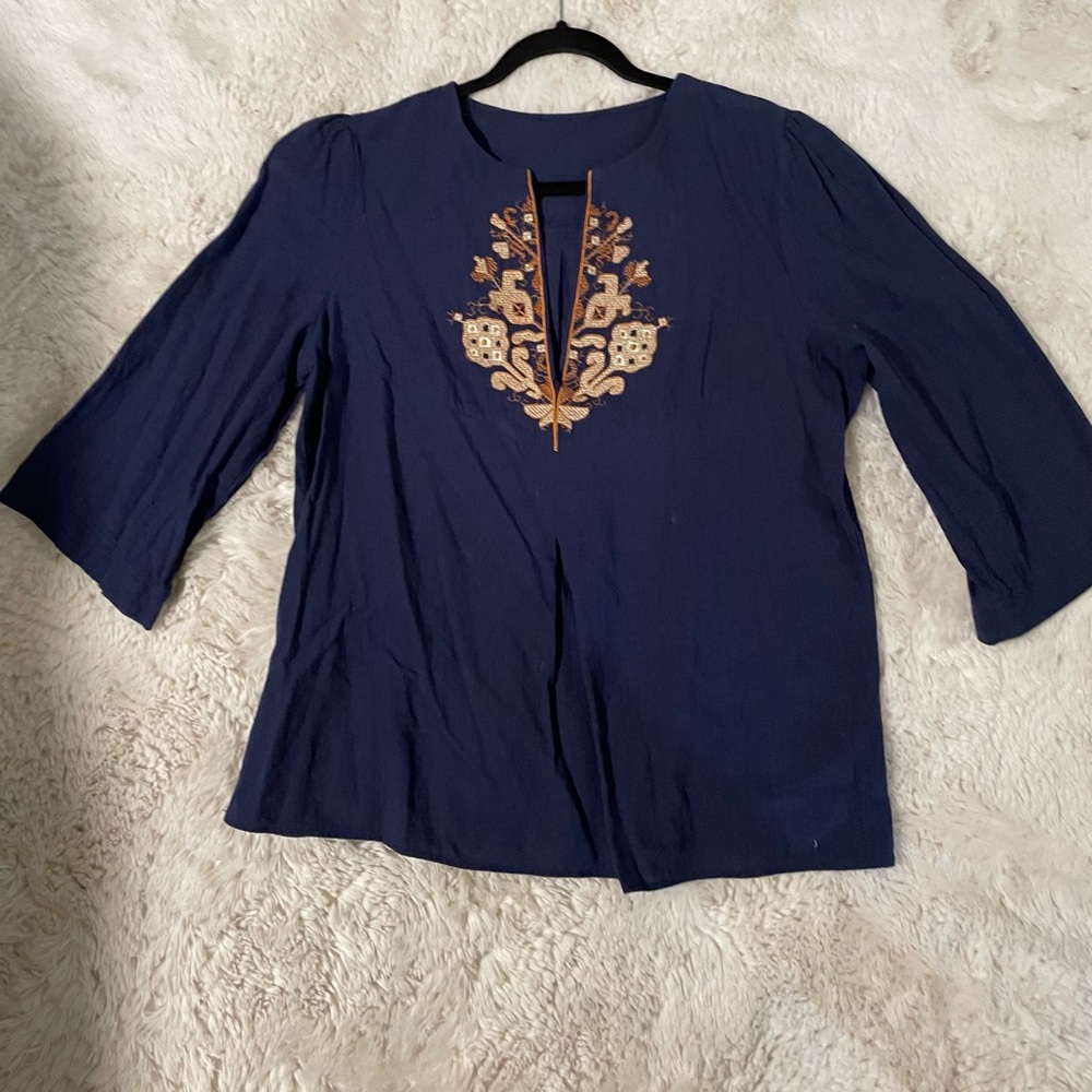 NWOT NAVY EMBROIDERED TUNIC TOP